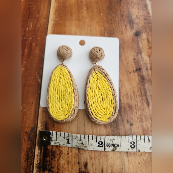 💛 Soft Yellow And Brown Raffia Earrings 💛 - Picture 8 of 12